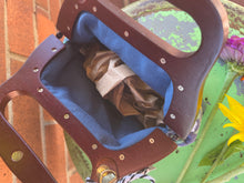 Load image into Gallery viewer, Small Wooden Handled Navy Daisies Clutch