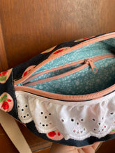 Load image into Gallery viewer, Women’s Cameo Rose Blaire bag