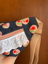 Load image into Gallery viewer, Women’s Cameo Rose Blaire bag