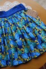 Load image into Gallery viewer, Hazel Skirt Size 7 Blue Floral
