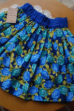 Load image into Gallery viewer, Hazel Skirt Size 7 Blue Floral