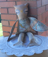Load image into Gallery viewer, Atlas Owl Linen Doll