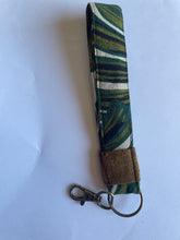 Load image into Gallery viewer, Monstera Key Fob
