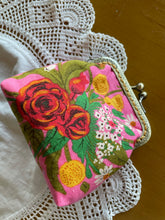 Load image into Gallery viewer, Floral Bouquet Coin Purse