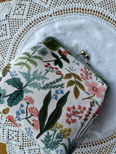 Load image into Gallery viewer, Floral Canvas Women’s Clutch