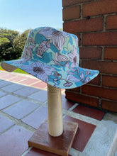Load image into Gallery viewer, Miami Sun Hat Floral reversible size 4-7 child