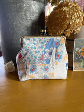 Load image into Gallery viewer, Vintage Quilt Kiss Clasp Clutch