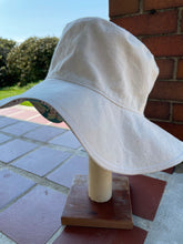 Load image into Gallery viewer, Miami Sun Hat Floral Reversible women’s size Medium