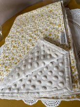 Load image into Gallery viewer, Gold star minky cotton baby blanket