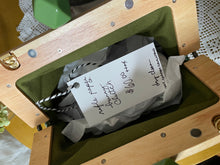 Load image into Gallery viewer, Green Rabbit Wooden Frame Clutch