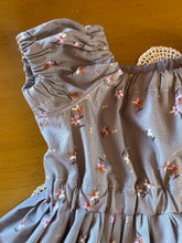 Load image into Gallery viewer, Floral Matilda dress and Bow Set size 3-6 months