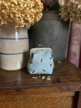 Load image into Gallery viewer, Bumblebee Coin Purse