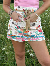 Load image into Gallery viewer, Canvas 1/2 Apron with Quilt design
