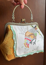 Load image into Gallery viewer, Vintage Embroidered Pheasant Clutch Bag
