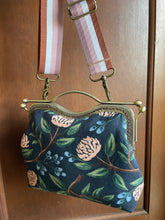 Load image into Gallery viewer, Peony Kiss Clasp Clutch Crossbody
