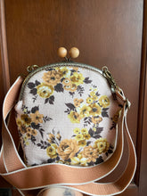 Load image into Gallery viewer, Large Kiss Clasp Yellow Rose Floral Crossbody
