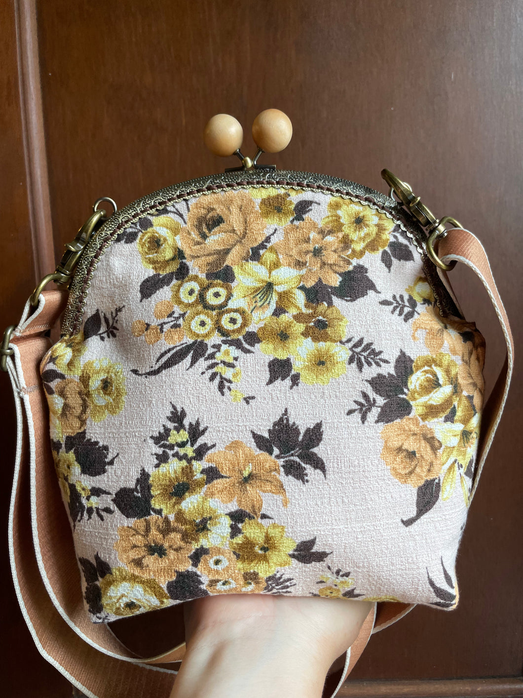 Large Kiss Clasp Yellow Rose Floral Crossbody