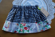 Load image into Gallery viewer, Flippity Skirt Size 3 Gingham and floral
