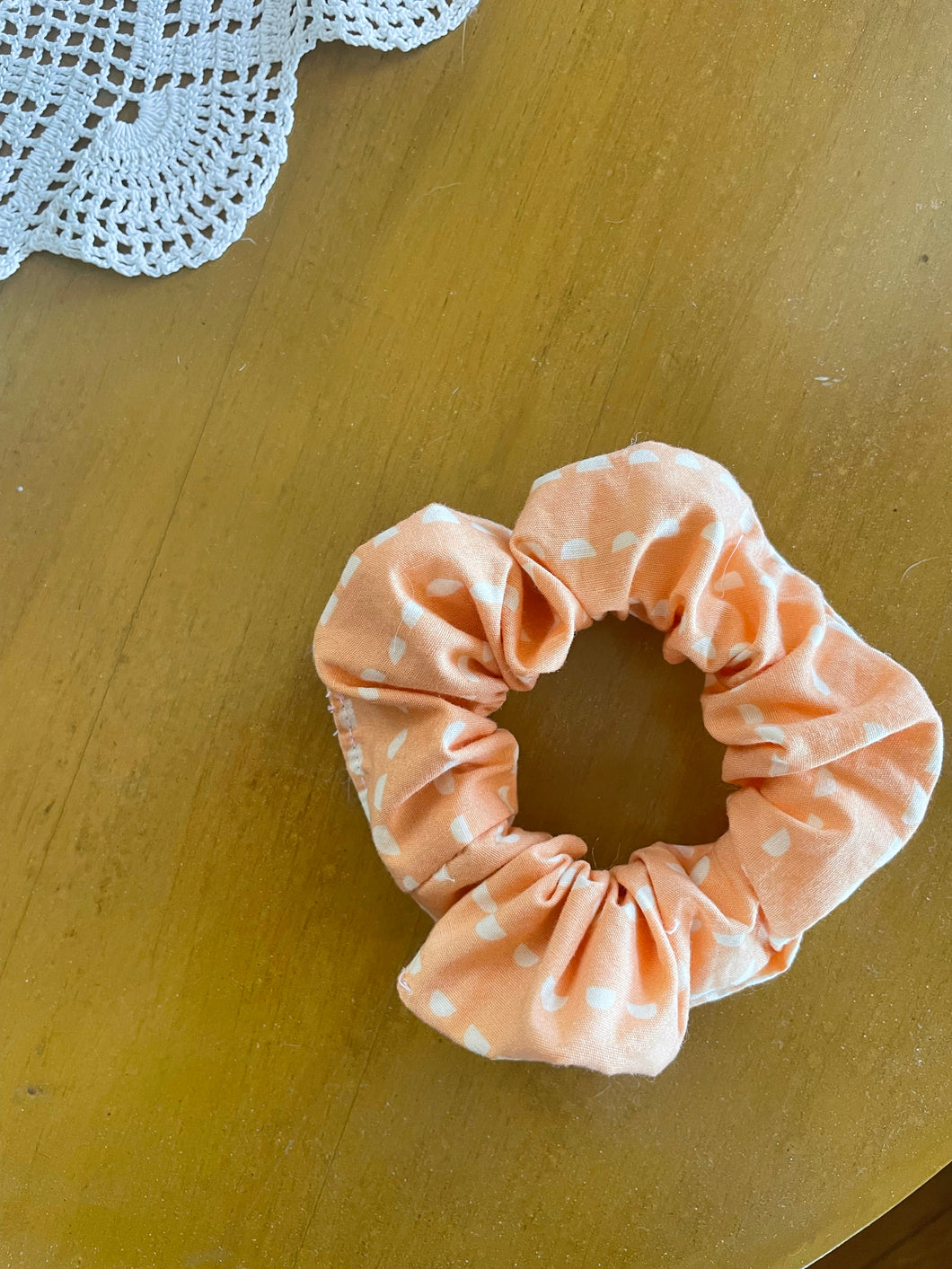 peach scallop scrunchie