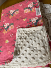 Load image into Gallery viewer, Pink Floral and Ivory Minky Blanket
