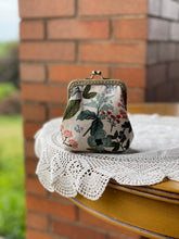 Load image into Gallery viewer, Floral Canvas Coin Purse
